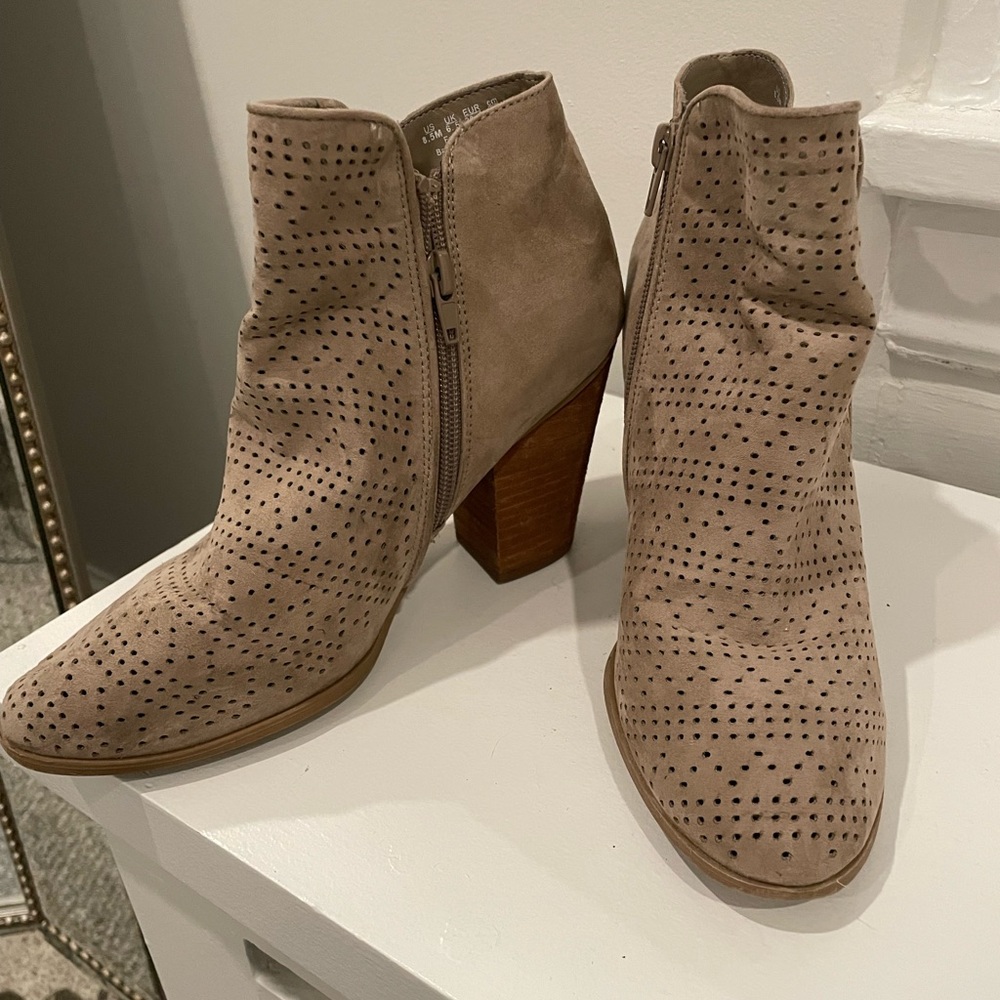 Womens Suede Carlos Santana Ankle Booties